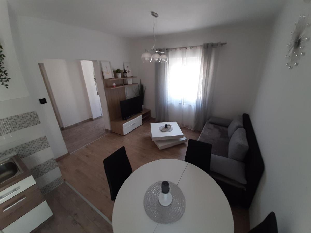 Ferienhaus Karlo Pridraga Exteriör bild