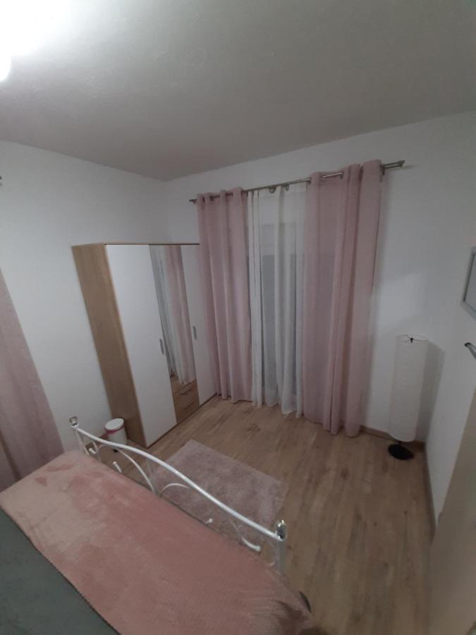 Ferienhaus Karlo Pridraga Exteriör bild