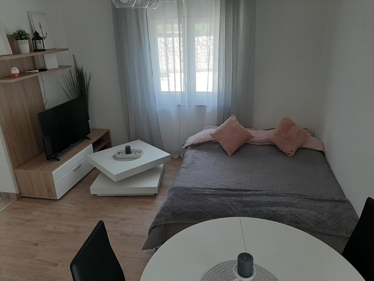 Ferienhaus Karlo Pridraga Exteriör bild
