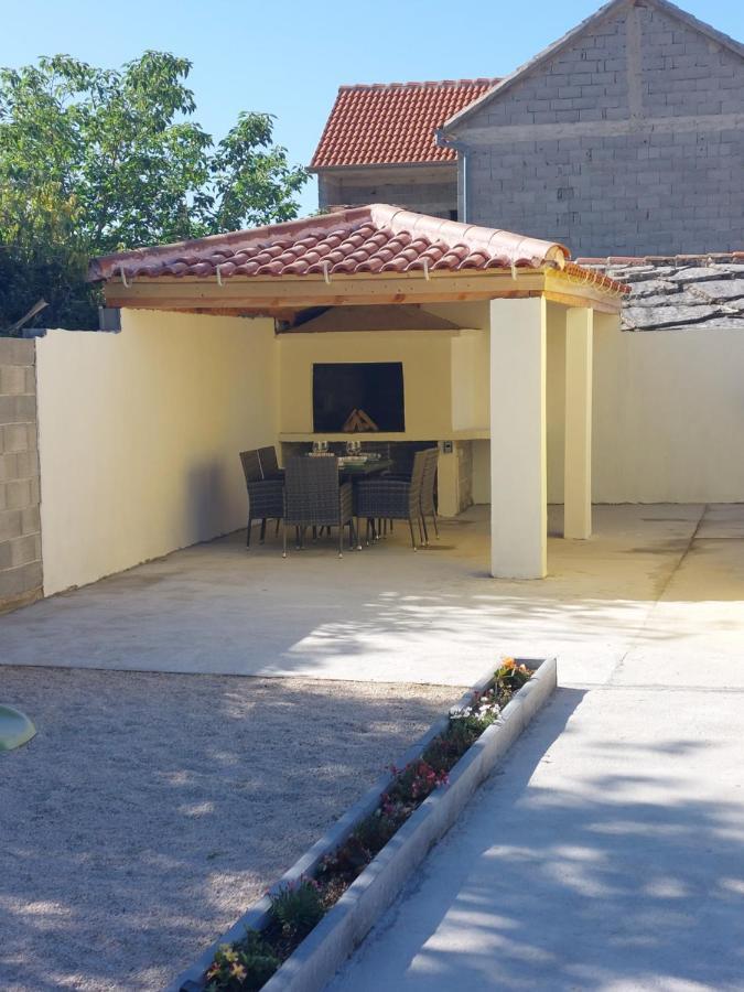 Ferienhaus Karlo Pridraga Exteriör bild